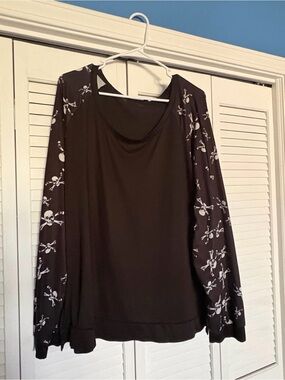 Women's Black Long-Sleeve Top with Skull Print Sleeves
